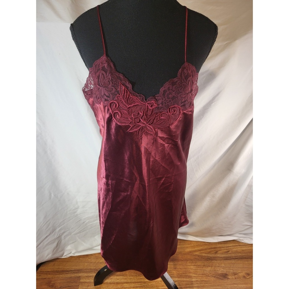 Erika Taylor Intimates Vintage Nightgown M Burgandy Lace Satin Coquette Feminine